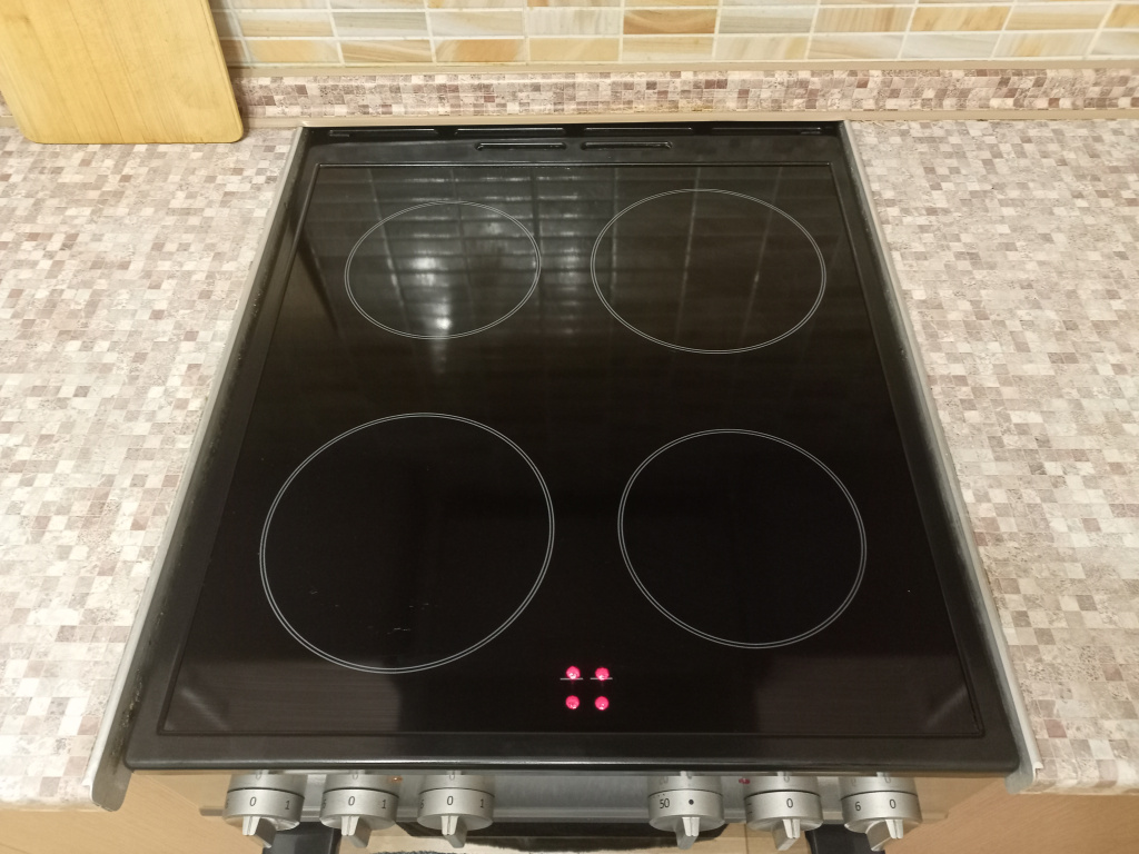 Плита с духовым шкафом Gorenje размер стекла 480х520 ,после замены стекла.jpg Плита с духовым шкафом Gorenje размер стекла 480х520 ,после замены стекла.jpg