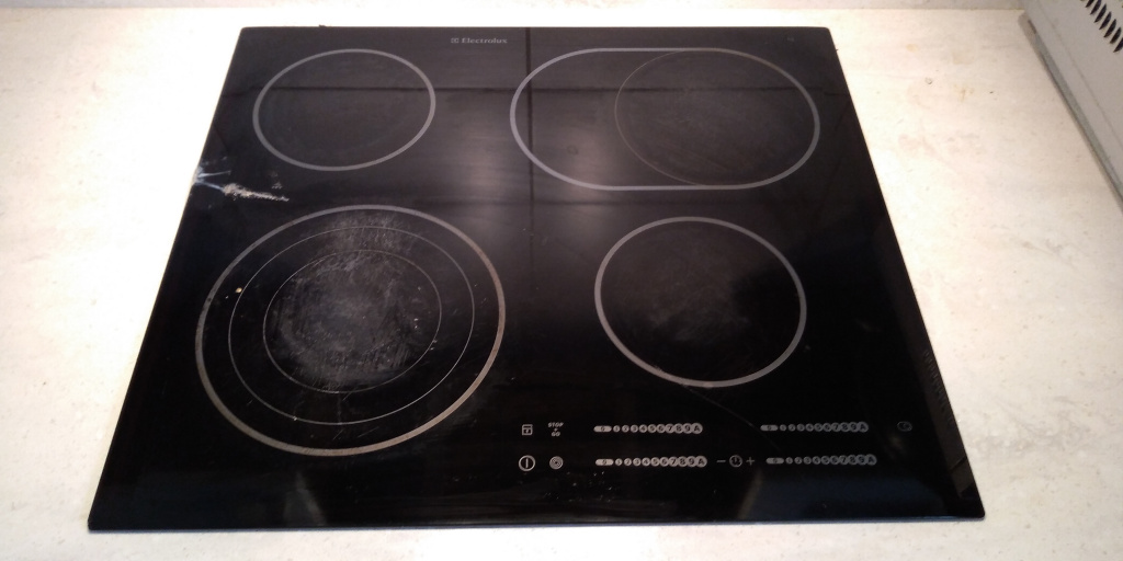 Варочная панель Electrolux,сенсорное управление до замены-7 зон.jpg Варочная панель Electrolux,сенсорное управление до замены-7 зон.jpg