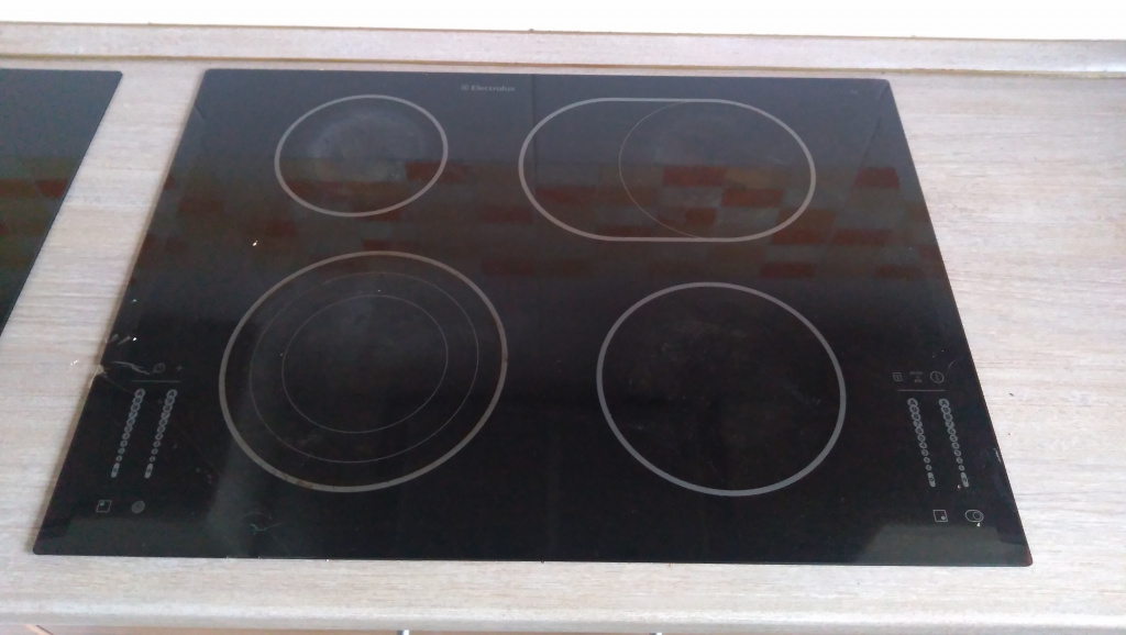 Варочная панель Electrolux 710х520 до замены.jpg Варочная панель Electrolux 710х520 до замены.jpg