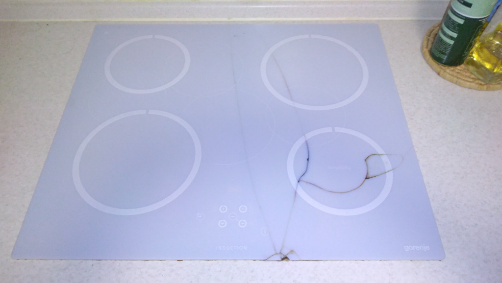 Панель Gorenje induction,белая стеклокерамика,разбитая.jpg Панель Gorenje induction,белая стеклокерамика,разбитая.jpg
