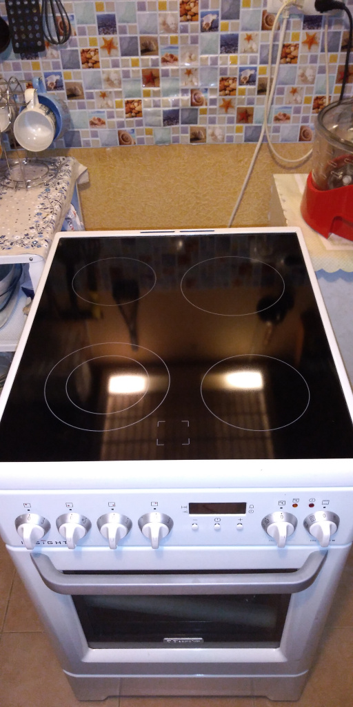 Плита со стеклокерамикой Electrolux с духовкой после замены стекла Плита со стеклокерамикой Electrolux с духовкой после замены стекла