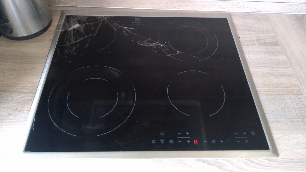 Варочная панель Electrolux Platinum,рамка из нержавейки,независимая,разбитая.jpg Варочная панель Electrolux Platinum,рамка из нержавейки,независимая,разбитая.jpg